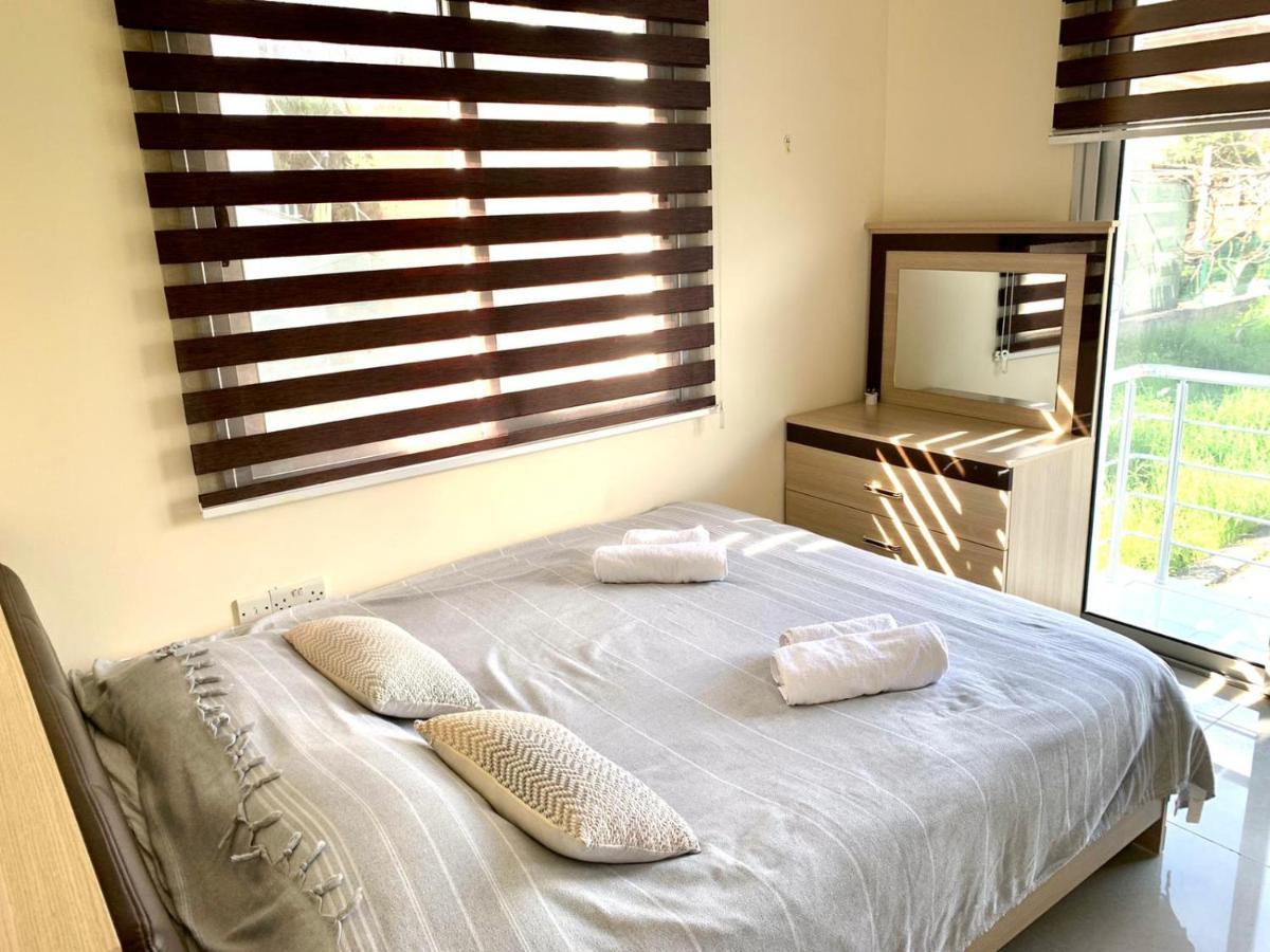 Amazing Two-Bedroom Apartment In Residence Lukomorye D1 With Private Garden Karavas  Exterior foto